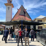 Polres Tanah Karo Melaksanakan Pengamanan Ibadah Jumat Agung di Gereja Kabanjahe