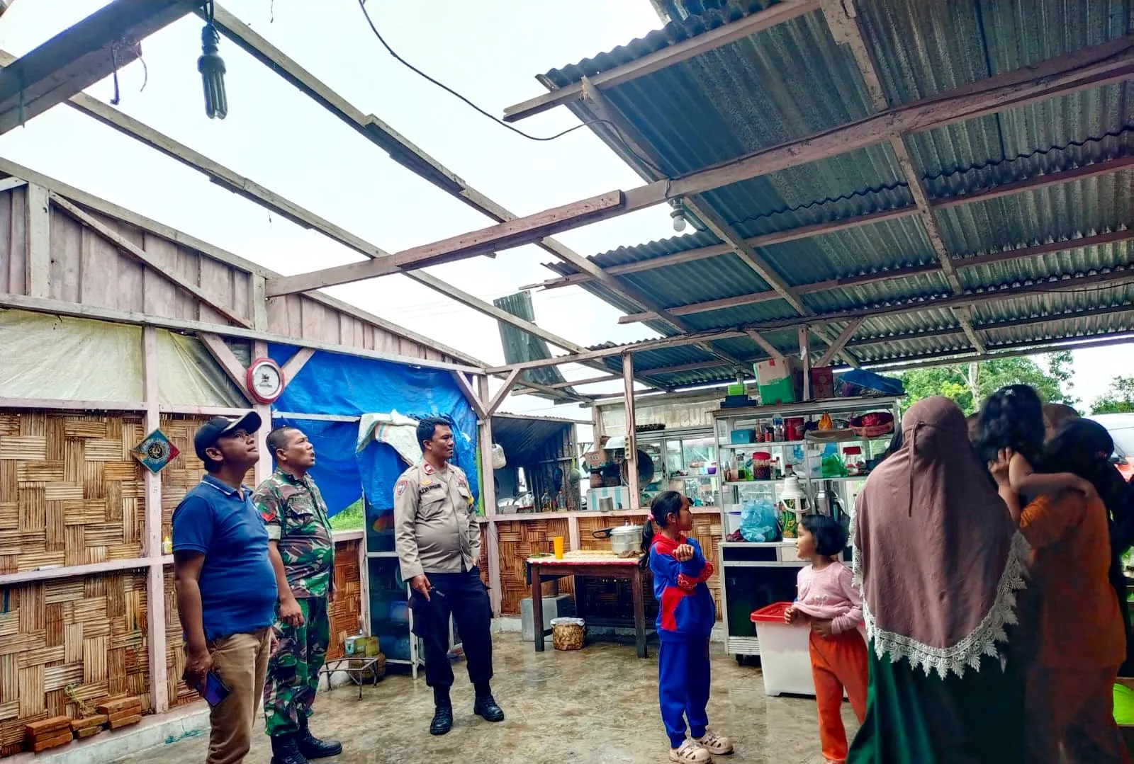 Angin Puting Beliung Hantam 24 Rumah di Kelurahan Sidiangkat Dairi