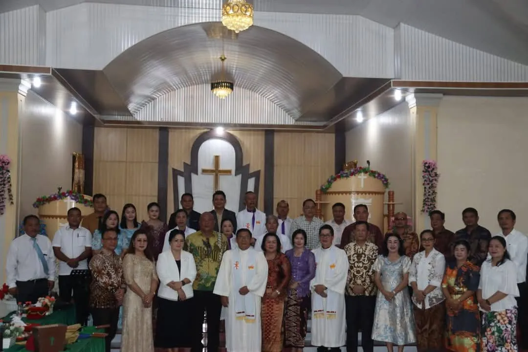 Pemkab Nias Utara Hadiri Perayaan Paskah dan Peresmian Rumah Pendeta BNKP Jemaat Fadoro Resort 37