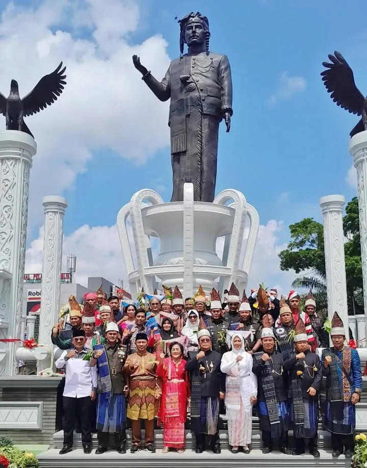 Bupati Simalungun Apresiasi Peresmian Monumen Raja Sang Naualuh Damanik