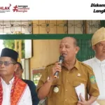 Bupati Langkat Menyerahkan Satu unit Bus Layanan Sekolah Gratis Kepada SMP Negeri 3 Stabat