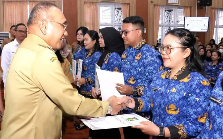Bupati Simalungun Serahkan 524 SK Pengangkatan CPNS Formasi Tahun 2024