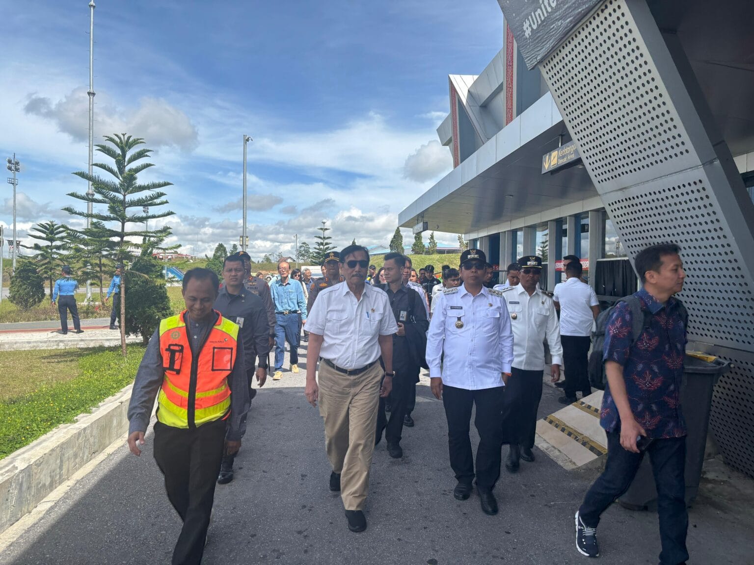 Ketua DEN RI, Luhut Tiba di Silangit, Dijadwalkan Bahas Agenda Strategis di Kawasan Danau Toba