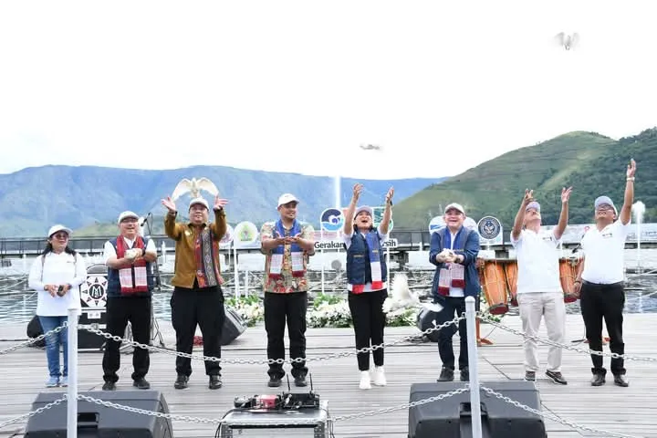 Wamen RI Bersama Gubsu, Bupati Samosir Canangkan Gerakan Wisata Bersih dan Launching “Visit Samosir Years 2025–2026”