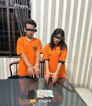 Polsek Tigabinanga Bekuk Sepasang Laki Laki dan Perempuan di Depan Kedai Kopi, Diduga Edarkan Sabu