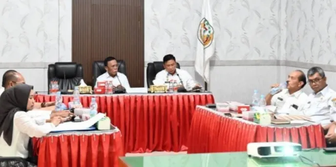 Bupati Tapanuli Tengah Pimpin RUPS Luar Biasa PT. Sarana Pembangunan Tapian Nauli