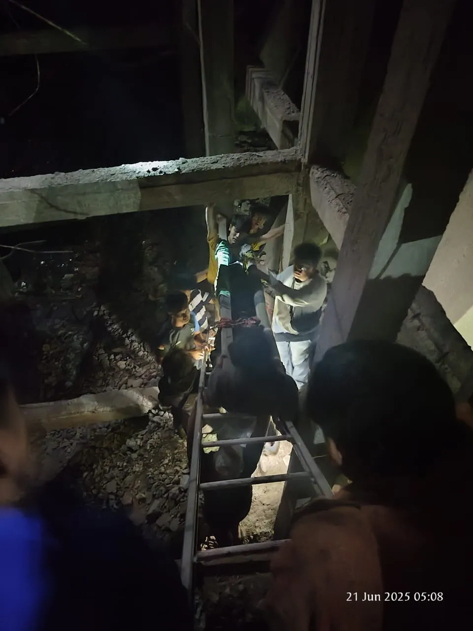 Pengunjung Masuk Jurang di Penatapan Berastagi, Berhasil Dievakuasi