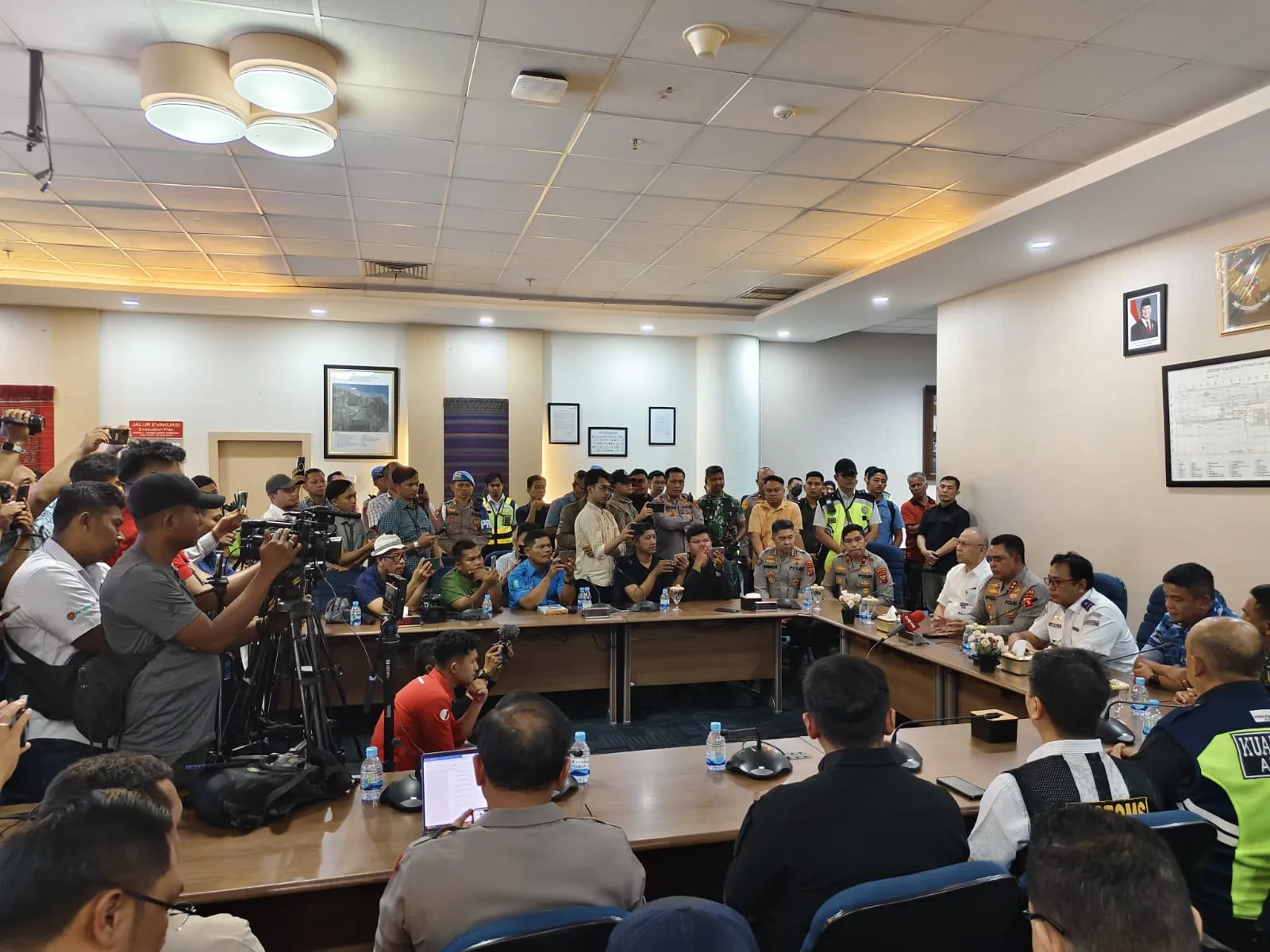 Pesawat Saudi Airlines SV-5688 Mendarat Darurat di Bandara Kualanamu, Aman dari Bom