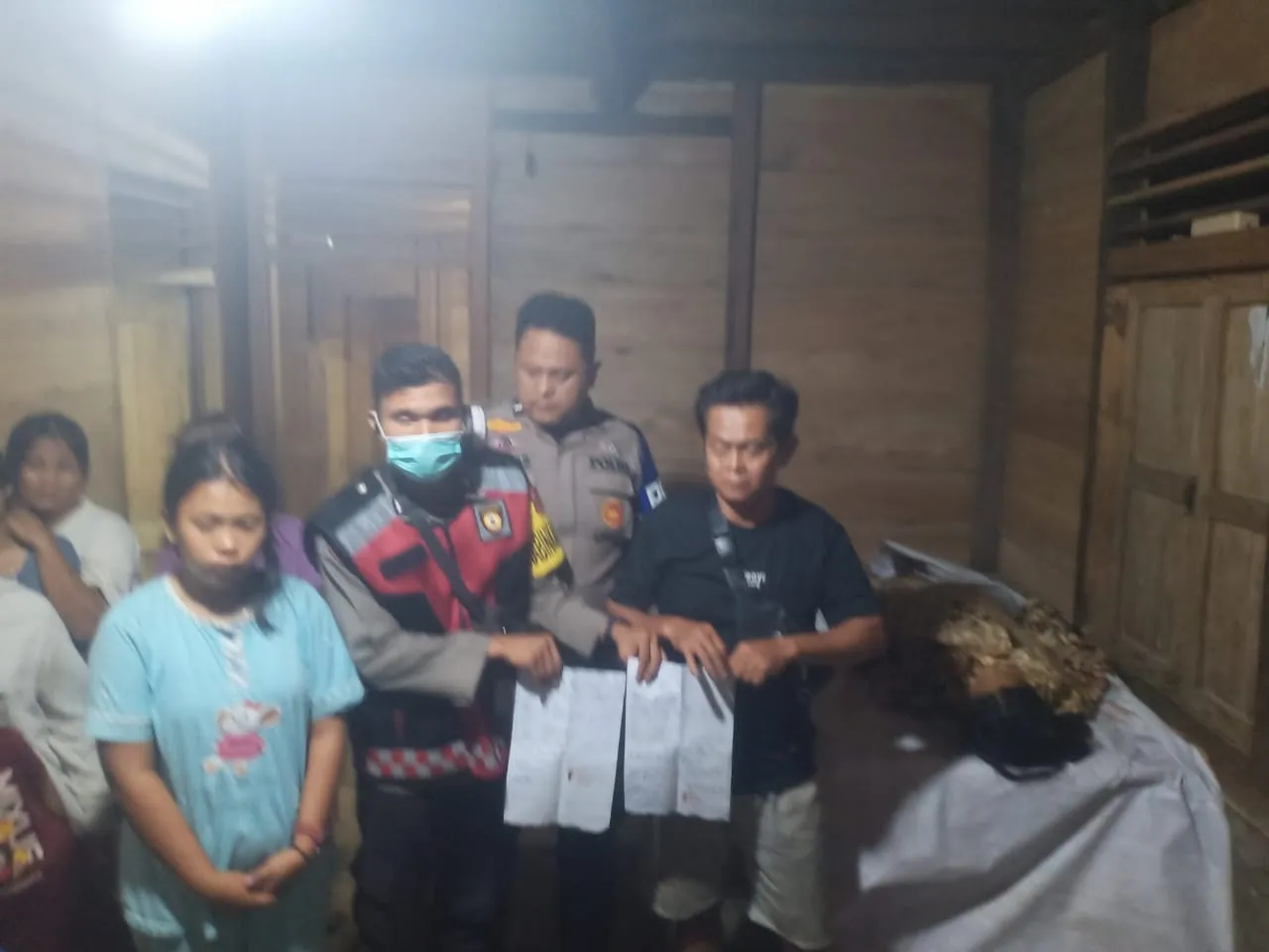 Pasutri di Nias Barat Berlumuran Darah Usai Cekcok, Istri Tewas-Suami Kritis