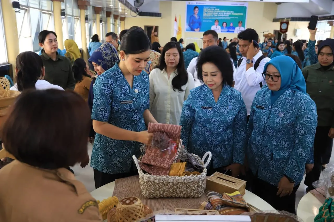 Ketua TP PKK Sumut Supervisi di Dairi, Kader PKK Dairi Dapat Hadiah Sepeda