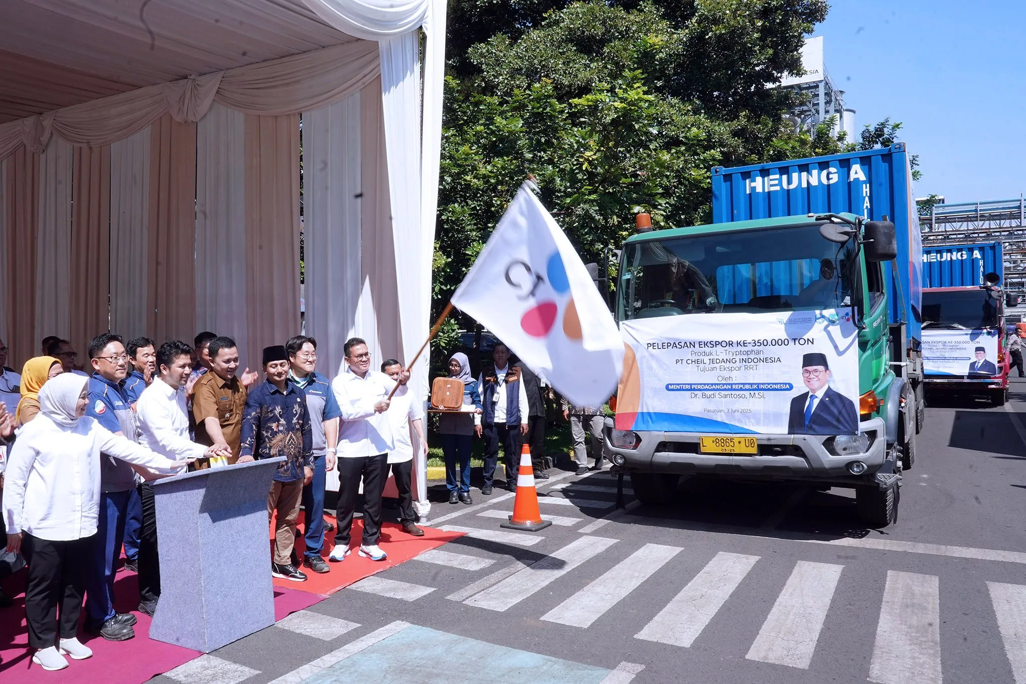 Mendag Busan Lepas Ekspor Asam Amino Rp15 Miliar ke Tiongkok