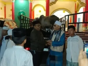 Polres Tanah Karo Serahkan Hewan Qurban Kapolda Sumut ke Masjid Muhammad Chengho Jelang Idul Adha 1446 H