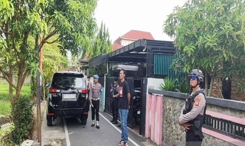 KPK Geledah Kediaman Dinas PUPR Madina Selama Empat Jam