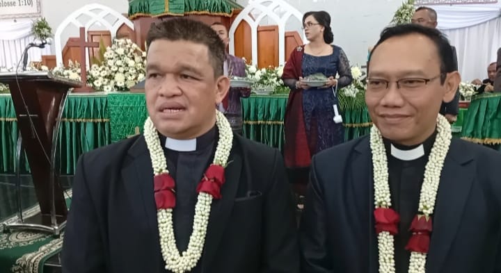 Pdt Jhon Christian Saragih Dilantik Sebagai Ephorus dan Pdt Jan Hotner Saragih Sekjen Periode 2025-2030