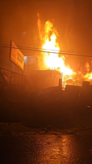 Panglong GPL Berastagi Terbakar, 2 Unit Mobil Ikut Terbakar