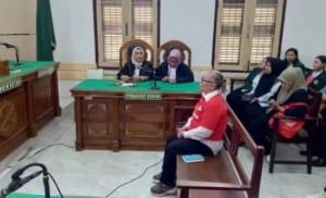 Dosen Bunuh Suami, Divonis 18 Tahun Penjara