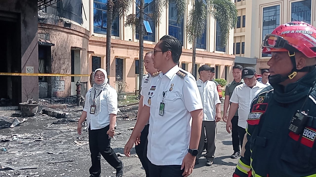 Walikota Medan Tinjau Gedung Asrama Haji yang Terbakar, Imbau Berhati-hati Cuaca Ekstrim