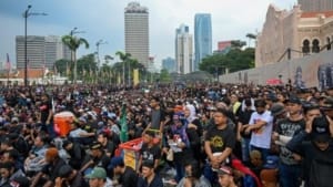 Protes Biaya Hidup Melonjak, Ribuan Demonstran Malaysia Tuntut Anwar Ibrahim Mundur