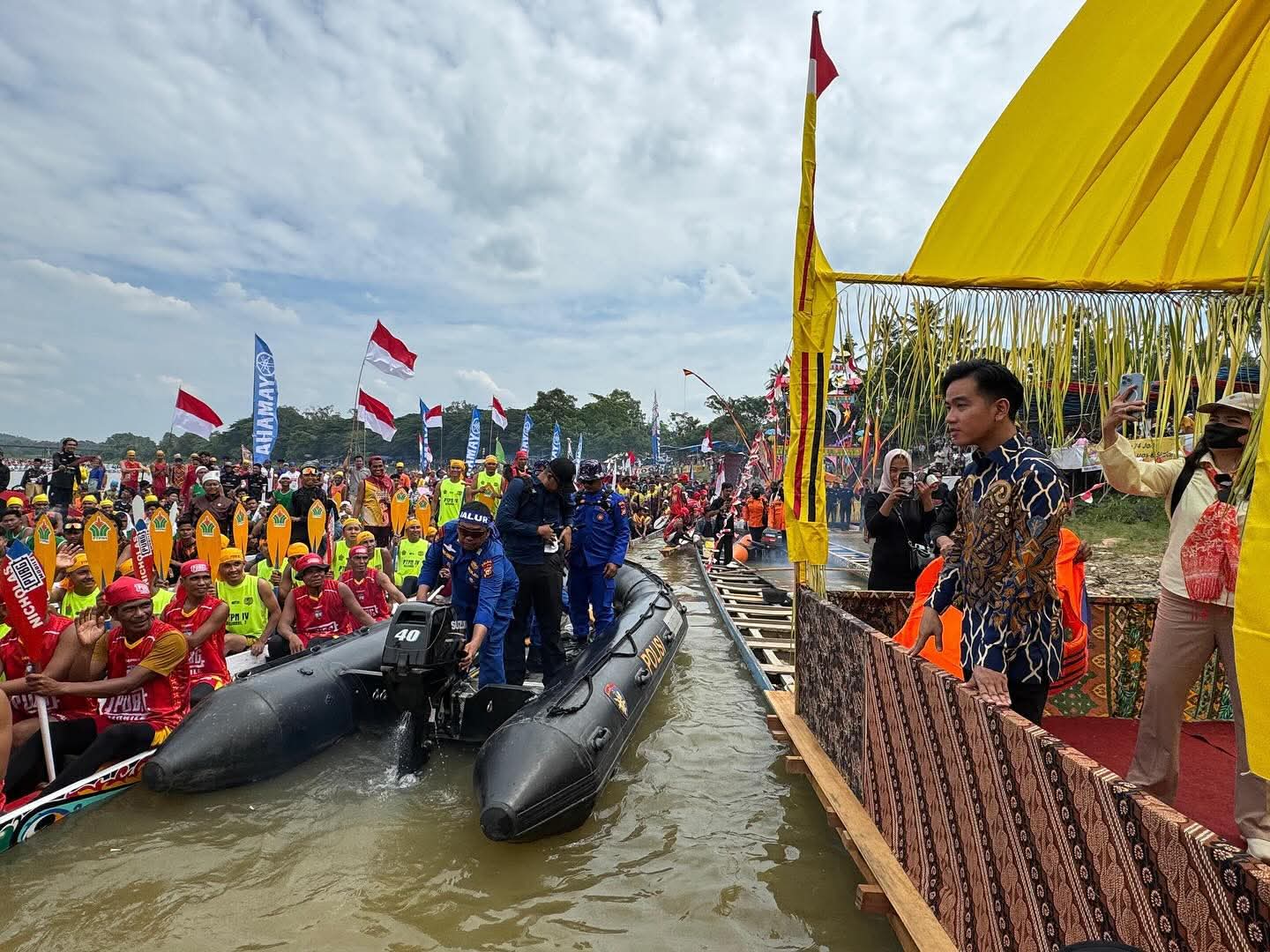 Hadiri Festival Pacu Jalur 2025, Wapres Minta Warisan Budaya dan Wajah Ekonomi Kreatif Riau Terus Dijaga