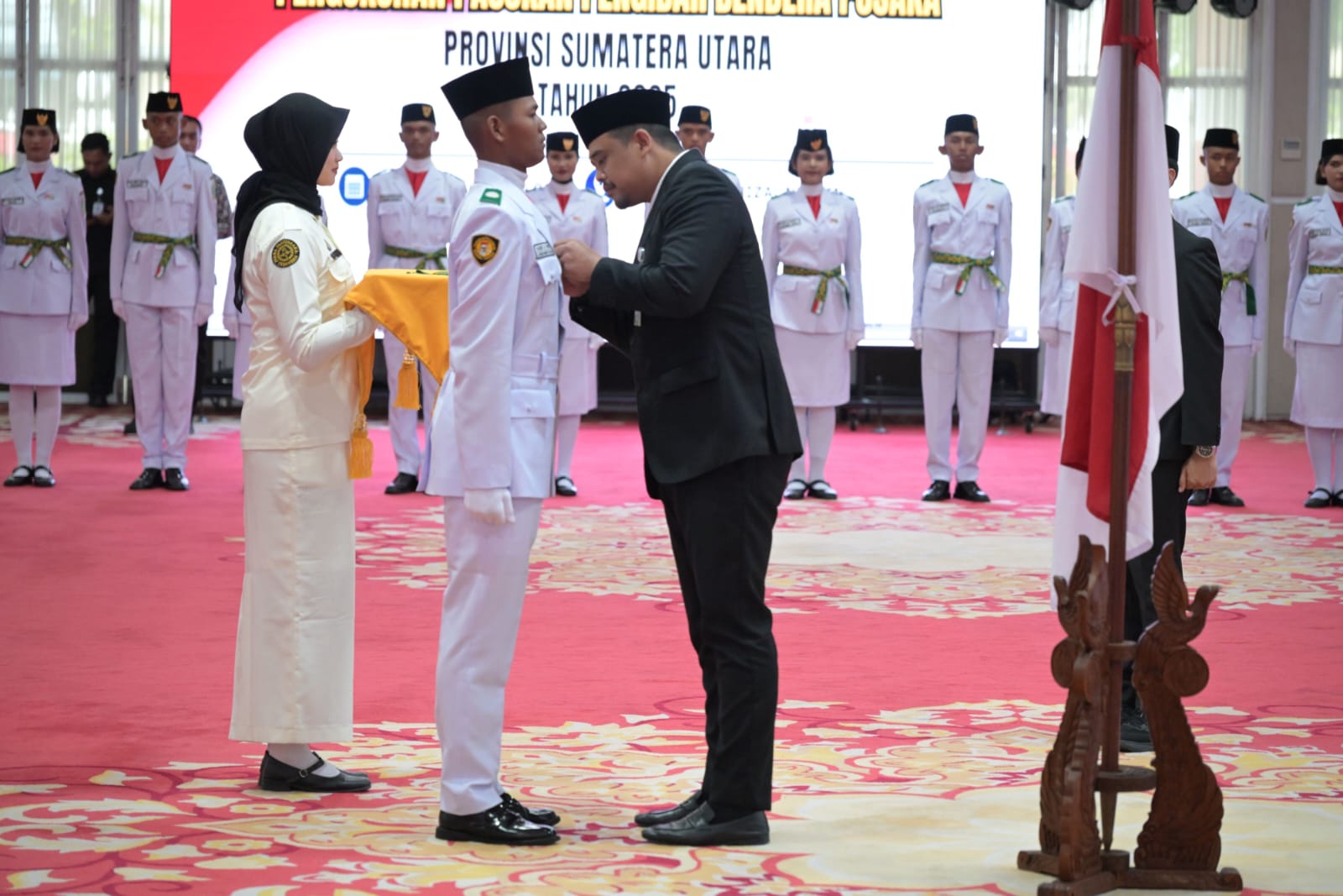 Gubernur Sumut Bobby Nasution Kukuhkan Paskibraka Sumut 2025