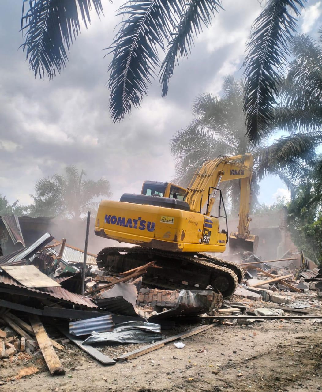 Lawvota Cafe di Kutalimbaru Dibongkar, Diduga Jadi Tempat Peredaran Narkoba