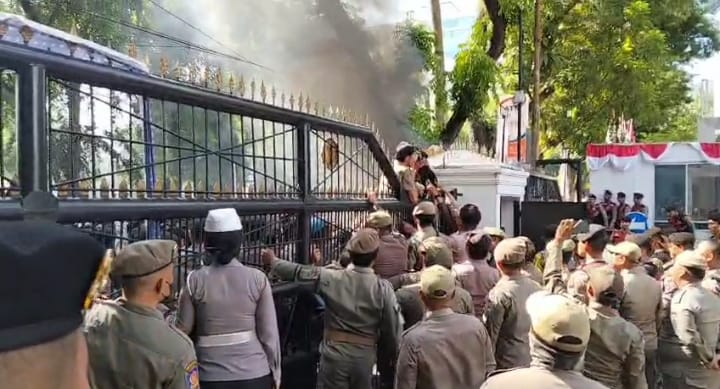 Demo di DPRD Sumut, Polisi Amankan 39 Orang, 13 Mahasiswa 26 Lainnya Bukan Mahasiswa