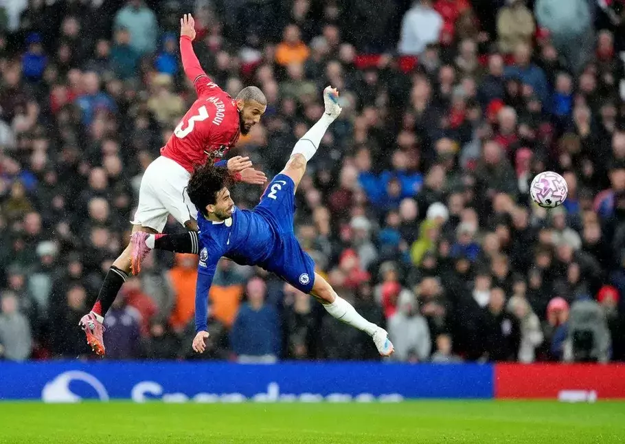 Duel Man Utd vs Chelsea Berakhir 2-1, Diwarnai 2 Kartu Merah