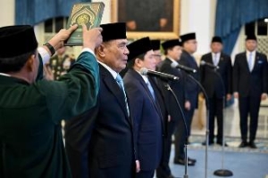 Presiden Prabowo Lantik Sejumlah Kepala Badan, Menkopolkam dan Menpora