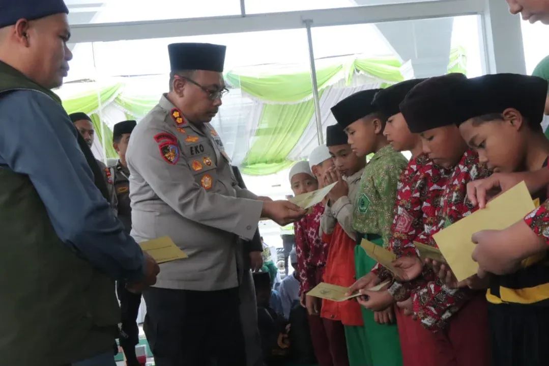 Polres Tanah Karo Bersama Baznas Gelar Peringatan Maulid Nabi Muhammad SAW 1447 H dan Santuni Anak Yatim
