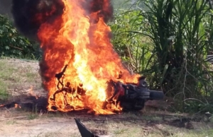 Coba Curi Sepeda Motor, Dua Terduga Babak Belur Dihajar Massa dan Sepeda Motornya Dibakar