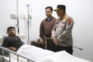 Kapolres Simalungun Besuk Korban Konflik TPL-Masyarakat, Serukan Perdamaian