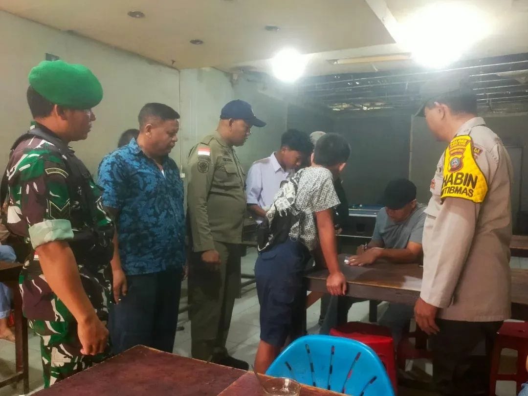 Polsek Barusjahe Bersama Forkopimca Tertibkan Pelajar yang Membolos