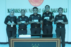 Penyidik Kejari Gunungsitoli Terima Peyerahan Uang Rp 65 Juta dari Tersangka Korupsi pada Dinkes Niasbar