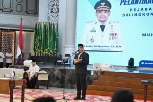 Gubernur Sumut Bobby Nasution Lantik 177  Pejabat Administrator dan Pengawas