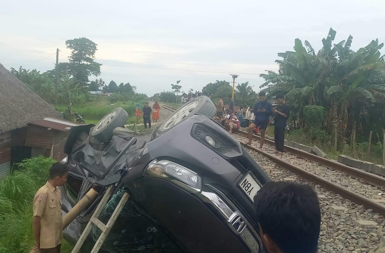 Kereta Api Tabrak Mobilio di Beringin, 1 Tewas Asal Bandung 2 Luka