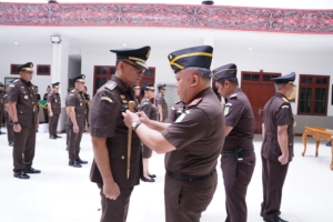 Kajati Sumut Lantik 15 Kajari, 5 Asisten dan 2 Kordinator