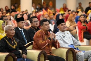 Hari Guru, Bobby Berikan Kado Istimewa untuk Sekolah di Pulau Terluar Sumut