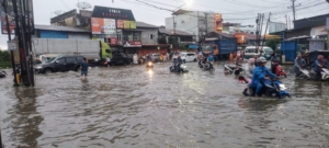 Hujan Deras, Pemukiman Penduduk dan Jalan Raya Terendam Banjir di Medan Utara