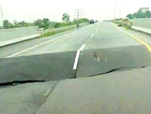 Waspada, Jalan Tol Lubukpakam – Tanjungmorawa Amblas