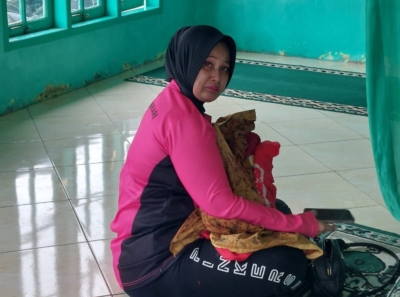 Kapolda Sumut Apresiasi Ibu Bhayangkari Menyusui Bayi yang Terpisah dari Ibunya di Posko Longsor Marsada