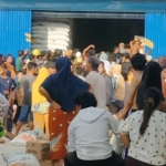 Ribuan Warga Geruduk Gudang Logistik Bulog