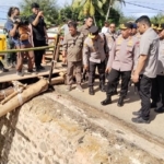 Kapolri Tinjau Jembatan Penghubung Tapteng-Tapsel yang Ambruk