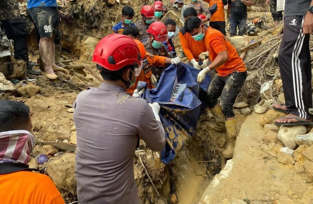 Pencarian Korban Hilang Bencana Banjir dan Longsor di Sibolga Masih Berlanjut