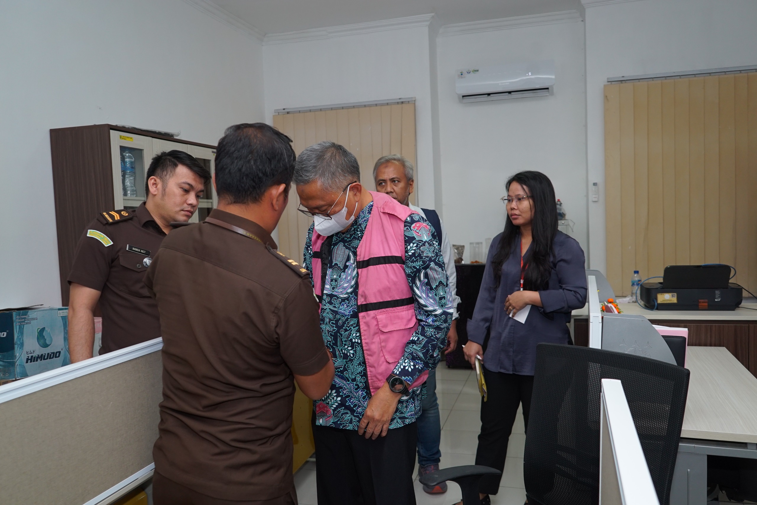 Dugaan Korupsi Penjualan Aluminium, Kejati Tahan Direktur PT Inalum