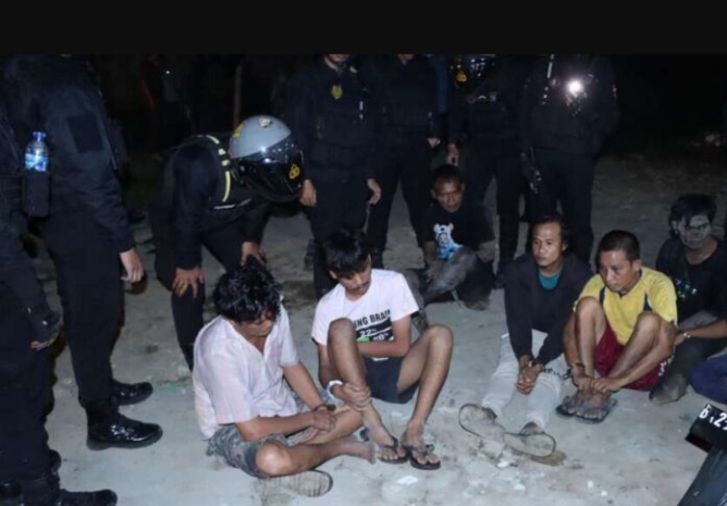 Polrestabes Medan Gerebek Jalan Jermal 15, Puluhan Mesin Judi Disita dan 10 Pengguna Narkoba Diamankan