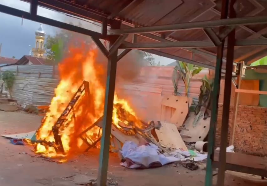 Operasi Grebek Sarang Narkoba, Polsek Kutalimbaru Musnahkan Barak Sabu