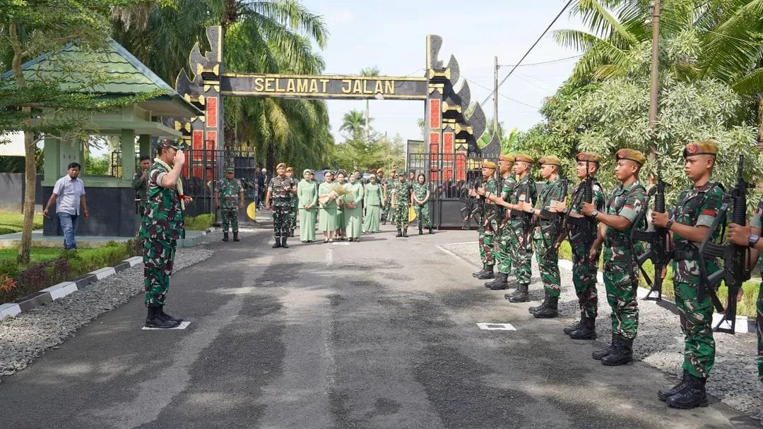 Pangdam I/BB dan Ketua Persit KCK Daerah I/ BB Kunjungan Kerja ke Yon Arhanud 11/WBY