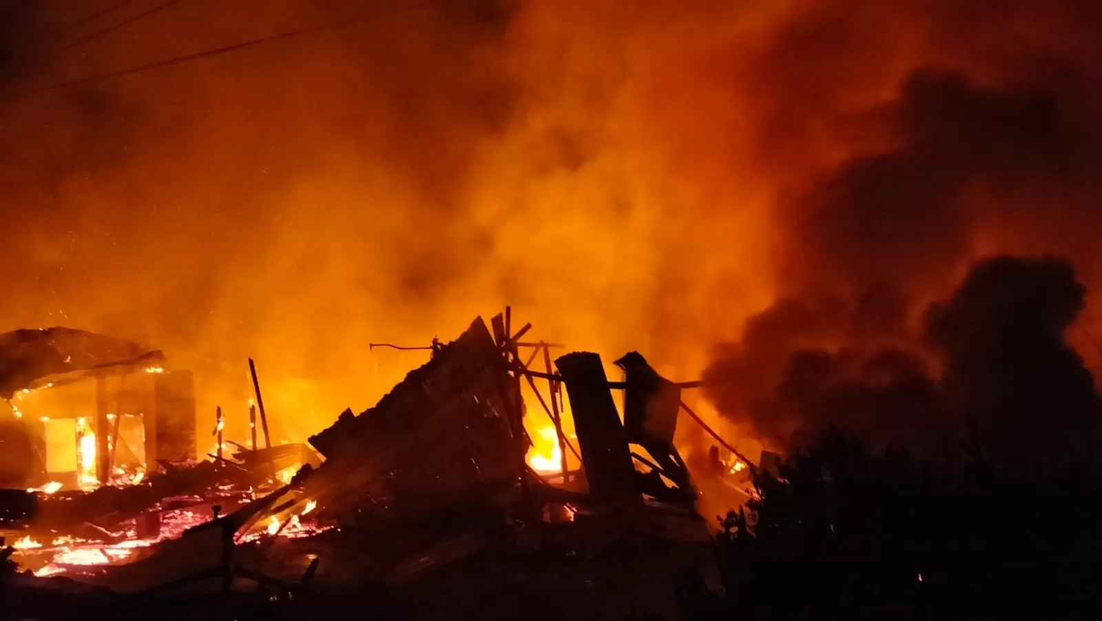 11 Rumah Terbakar di Dairi, Kerugiaan Rp 700 Juta Lebih