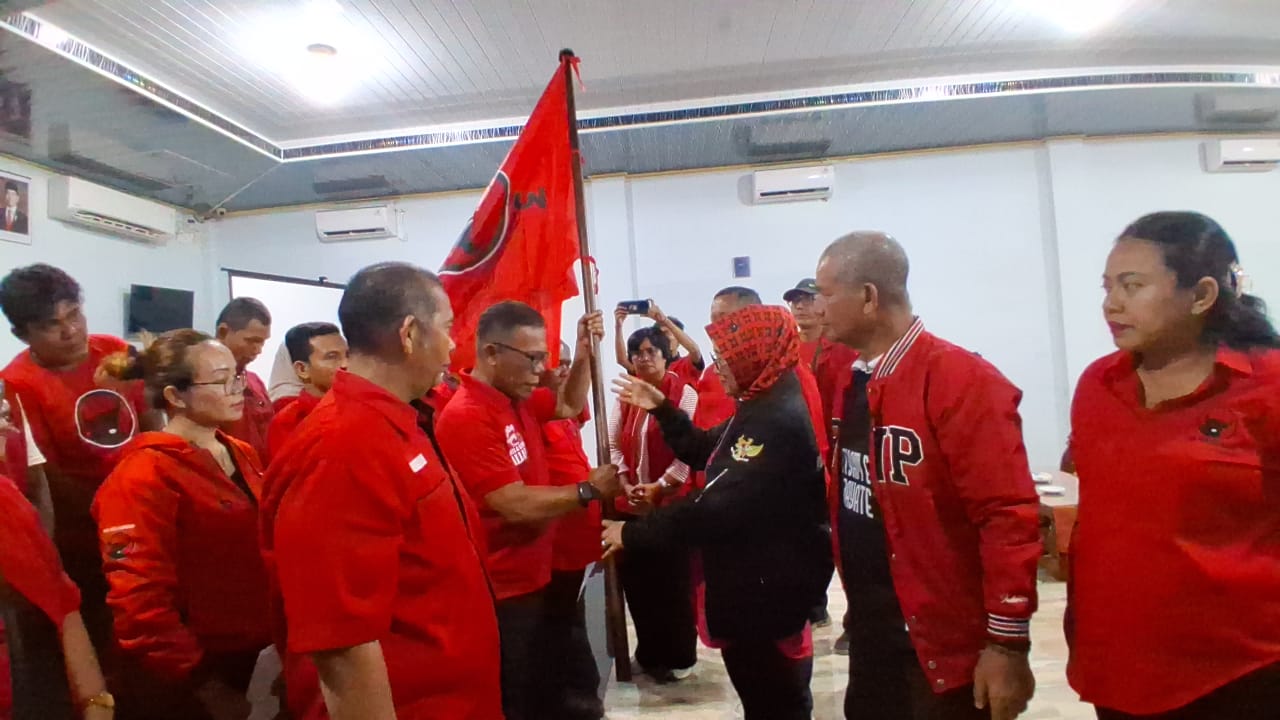 Megawati Soekarnoputri Mandatkan Masinton Pasaribu Pimpin DPC PDIP Tapteng