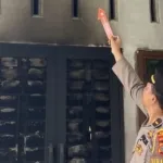 Diduga Dilempar Bomo Molotov, Rumah Seorang Warga Terbakar
